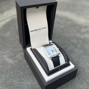 SOLD— Raymond Weil Men's/Unisex Tradition Silver Day Date Dial Watch